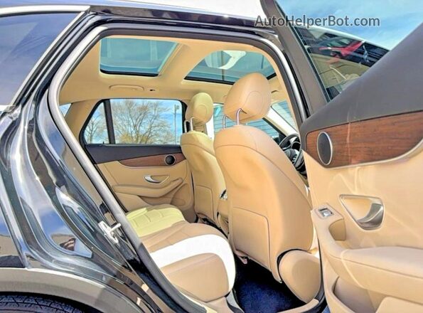 W1N0G8EB9MV311190 2021 MERCEDES-BENZ GLC-CLASS Black წინა სალონის ხედი