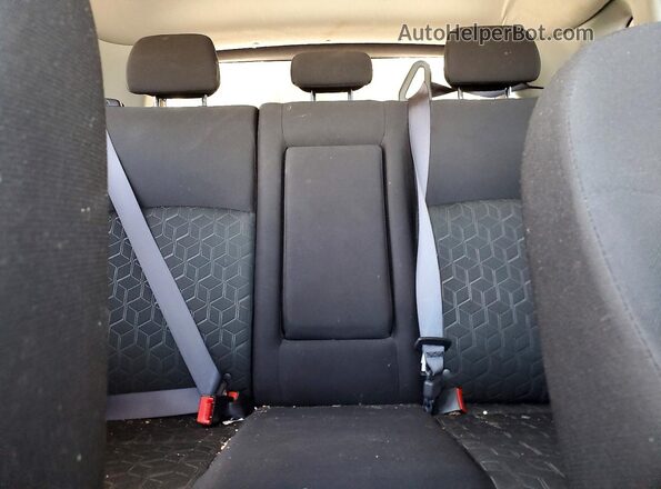 JA4ARUAU2RU020544 2024 MITSUBISHI OUTLANDER White Widok wnętrza z tyłu
