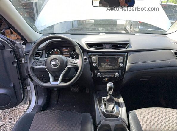 5N1AT2MV9JC845437 2018 NISSAN ROGUE Серебряный Вид задних сидений