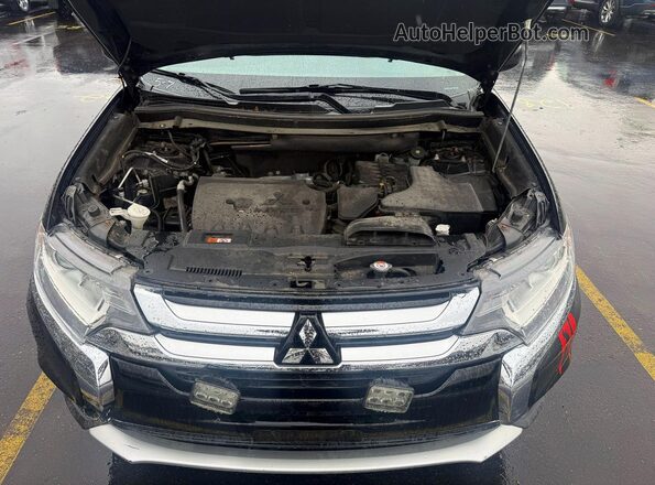 JA4AD2A3XJZ008823 2018 MITSUBISHI OUTLANDER Черный Вид салона спереди