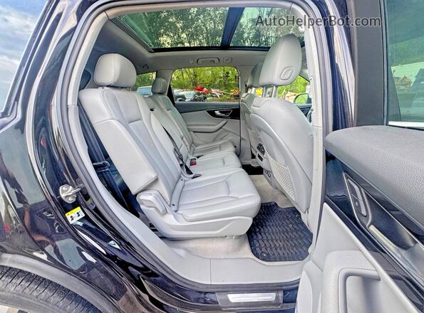 WA1LAAF7XKD008245 2019 AUDI Q7 Черный Вид салона спереди