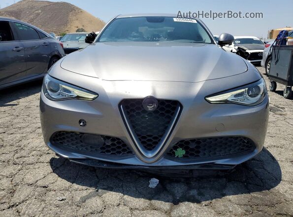 ZARFAECN8J7567048 2018 ALFA ROMEO GIULIA Gray Widok z tyłu