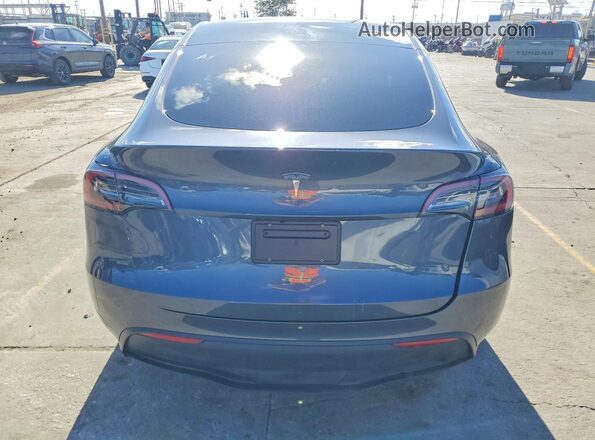 7SAYGDED3PF941314 2023 TESLA MODEL Серый Вид салона спереди
