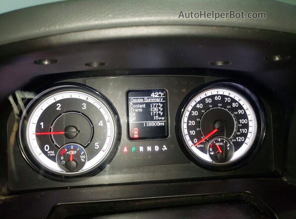 3C6UR5HL6JG145244 2018 RAM 2500 Белый Вид задних сидений
