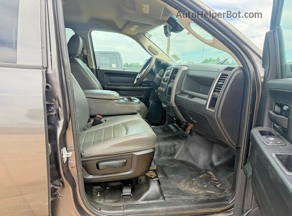 1C6RR6KG9KS602503 2019 RAM 1500 Charcoal Widok z tyłu