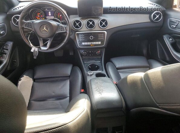 WDCTG4EB8JJ495855 2018 MERCEDES-BENZ GLA Серебряный Вид щитка приборов
