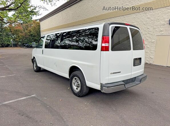 1GAZGPFG1H1341194 2017 CHEVROLET EXPRESS White წინა მარჯვენა