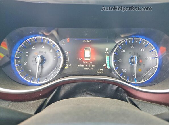 2C4RC1GG6HR504318 2017 CHRYSLER PACIFICA Серебряный Вид задних сидений