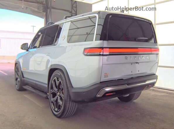7PDSGABA4PN019950 2023 RIVIAN R1S Серый Передняя правая четверть