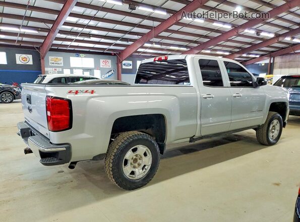 1GCVKREC8HZ123589 2017 CHEVROLET SILVERADO Серебряный Задняя правая четверть