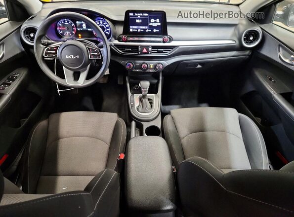 3KPF24AD1PE538382 2023 KIA FORTE Черный Вид панели приборов