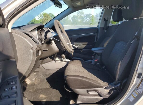 JA4AP3AU6LU019565 2020 MITSUBISHI OUTLANDER Серебряный Вид панели приборов