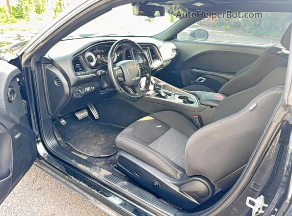 2C3CDZFJXLH109463 2020 DODGE CHALLENGER Черный Вид задних сидений