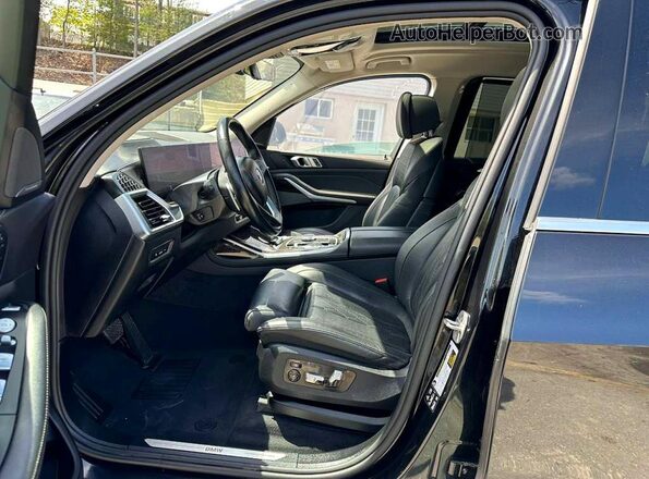 5UX23EM04S9Y27987 2025 BMW X7 Черный Вид задних сидений