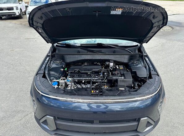 KM8HBCAB3SU203583 2025 HYUNDAI KONA Синий Вид салона спереди