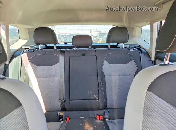 3VVCX7B28NM013021 2022 VOLKSWAGEN TAOS Черный Вид задней части салона