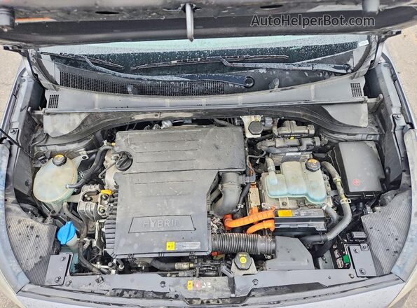 KNDCB3LC9J5109057 2018 KIA NIRO Gray Widok komory silnika