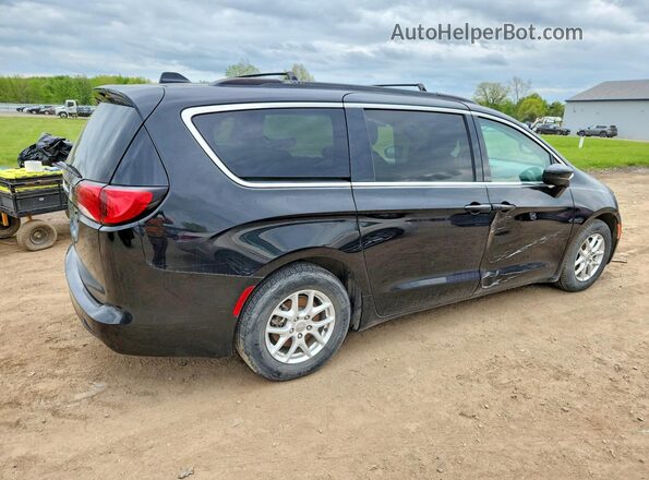 2C4RC1DG7LR268517 2020 CHRYSLER VOYAGER Черный Передняя правая четверть