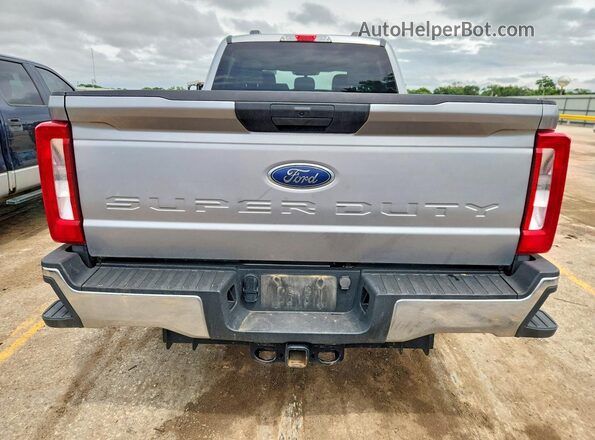 1FT7W2BT3REE01073 2024 FORD F250 Серебряный Вид сзади