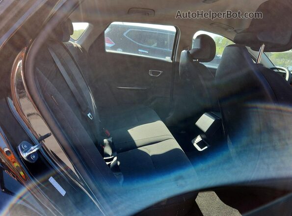 3KPFT4DEXTE286305 2026 KIA K4 Black Vista interior trasera