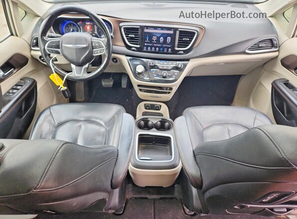 2C4RC1EG3KR604905 2019 CHRYSLER PACIFICA Белый Вид щитка приборов