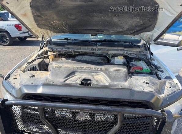3C6UR5HJ4LG189079 2020 RAM 2500 White წინა პანელის ხედი