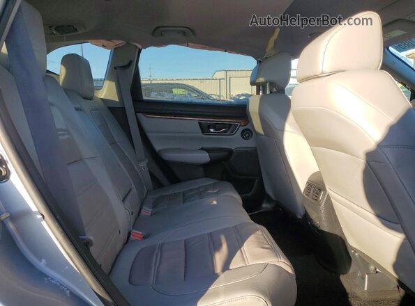 7FARW2H80JE013933 2018 HONDA CR-V Серебряный Вид задней части салона