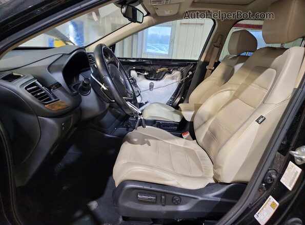 7FARW2H80JE021112 2018 HONDA CR-V Черный Вид салона спереди