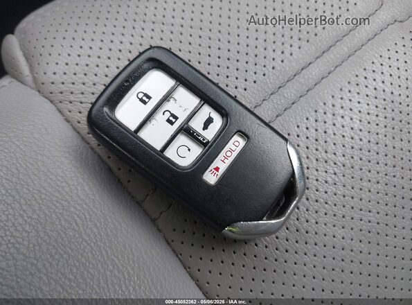7FARW2H89JE091272 2018 HONDA CR-V Красный Вид панели приборов