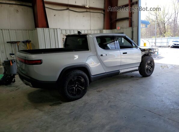 7FCTGAAA0NN010053 2022 RIVIAN R1T Silver Trasero derecho