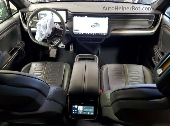 7FCTGAAA3PN024998 2023 RIVIAN R1T Зеленый Вид панели приборов