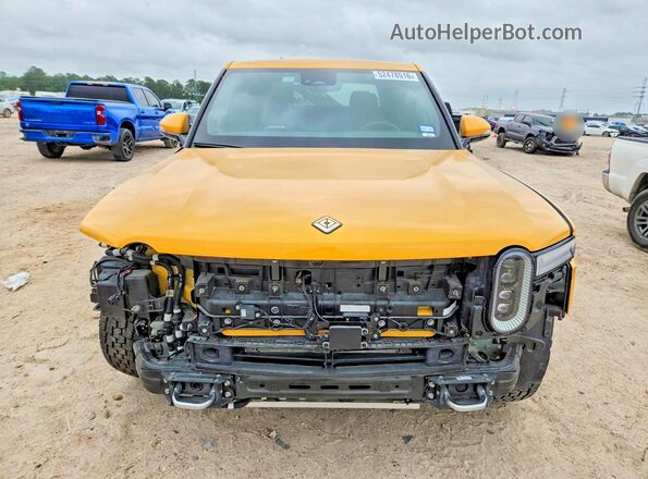 7FCTGAAL1NN004473 2022 RIVIAN R1T Желтый Вид спереди