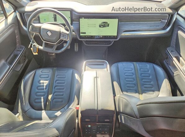 7FCTGAAL6NN000595 2022 RIVIAN R1T Зеленый Вид панели приборов