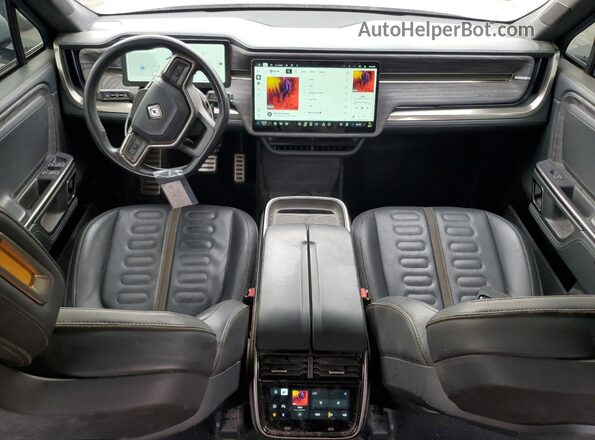 7FCTGAAL7NN001576 2022 RIVIAN R1T Silver Widok deski rozdzielczej