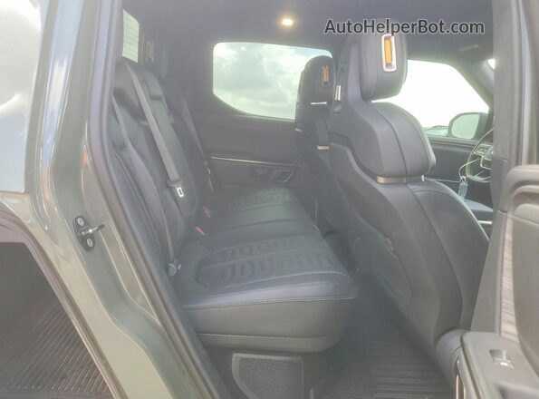 7FCTGAAL9NN011722 2022 RIVIAN R1T Green Vista de los asientos traseros