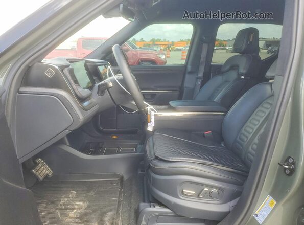 7FCTGAAL9NN011722 2022 RIVIAN R1T Green Vista interior delantera