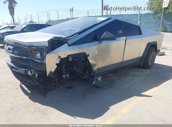 7G2CEGEC9SA077409 2025 TESLA CYBERTRUCK Серебряный Передняя левая четверть