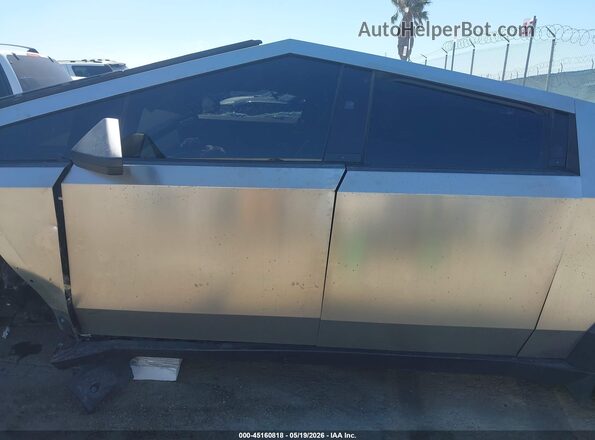 7G2CEGEC9SA077409 2025 TESLA CYBERTRUCK Серебряный 