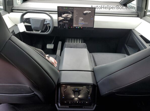7G2CEHED1RA028066 2024 TESLA CYBERTRUCK Черный Вид панели приборов