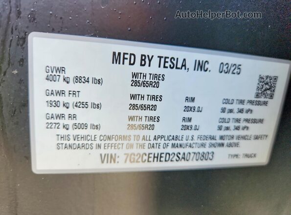 7G2CEHED2SA070803 2025 TESLA CYBERTRUCK Green Vista de la etiqueta del VIN