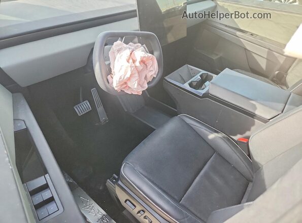 7G2CEHED2SA081123 2025 TESLA CYBERTRUCK Серебряный Вид панели приборов