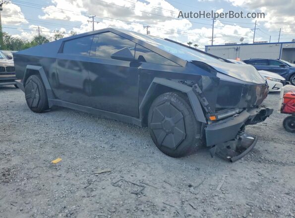 7G2CEHED3RA001645 2024 TESLA CYBERTRUCK Черный Передняя правая четверть