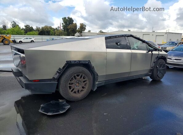 7G2CEHED5RA018849 2024 TESLA CYBERTRUCK Серебряный Задняя правая четверть