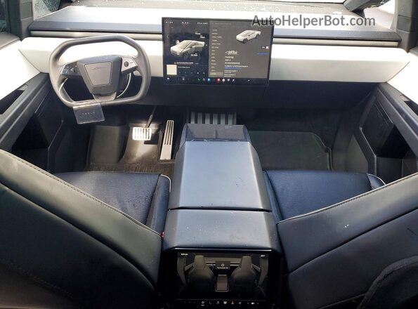 7G2CEHED5RA018849 2024 TESLA CYBERTRUCK Серебряный Вид панели приборов