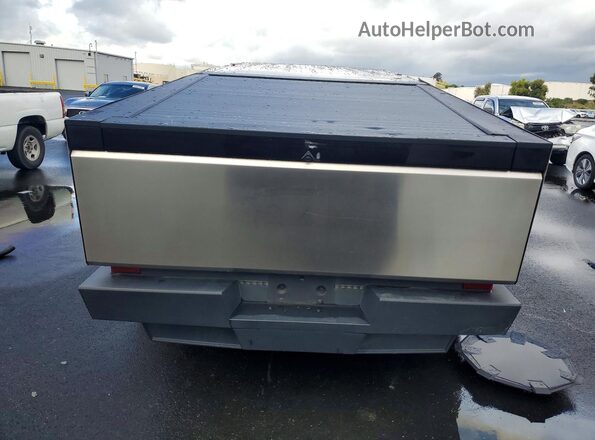 7G2CEHED5RA018849 2024 TESLA CYBERTRUCK Серебряный Вид сзади