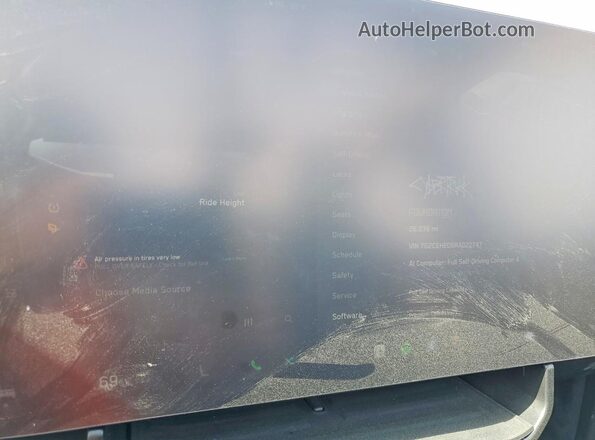 7G2CEHED6RA022747 2024 TESLA CYBERTRUCK Gray Vista del cuadro de instrumentos