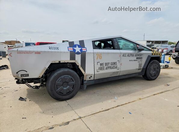 7G2CEHED6RA049138 2024 TESLA CYBERTRUCK Silver Задня права чверть