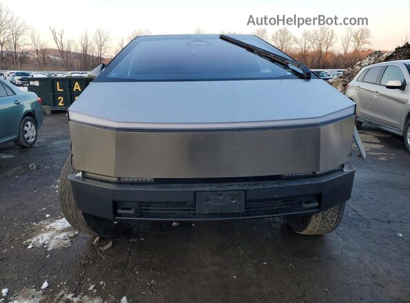 7G2CEHED6RA056770 2024 TESLA CYBERTRUCK Серебряный Вид спереди