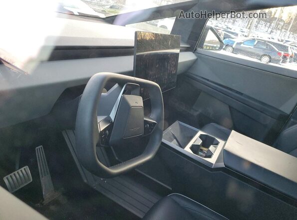 7G2CEHED6RA056770 2024 TESLA CYBERTRUCK Серебряный Вид щитка приборов