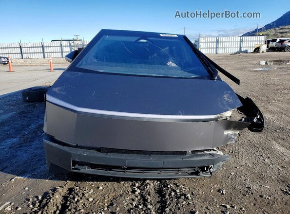 7G2CEHED7SA070036 2025 TESLA CYBERTRUCK Серебряный Вид спереди